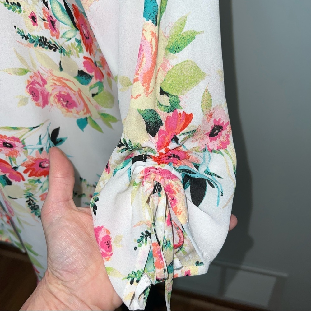 Floral Women's Top - White and Pink - Picture 4 of 11